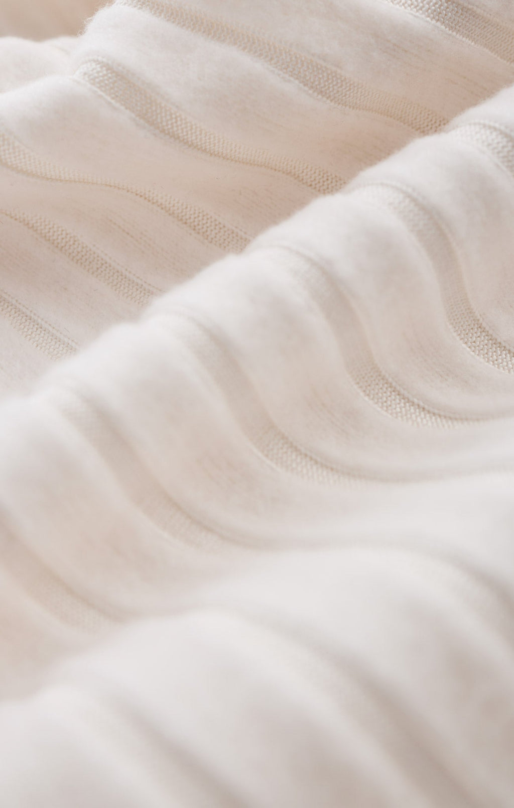 Dawn Smocked Silky Rib Short