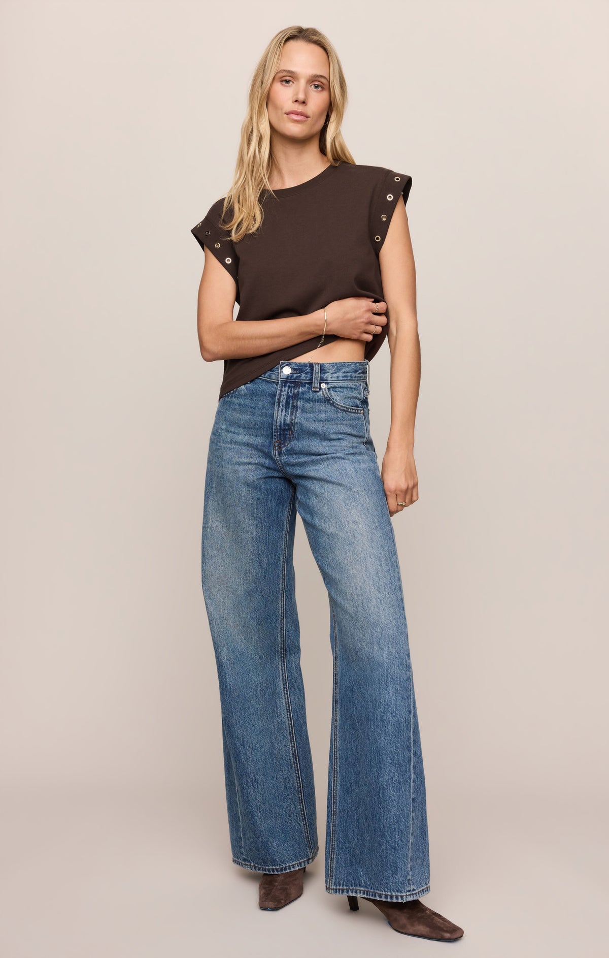 Camino Grommet Muscle Tee