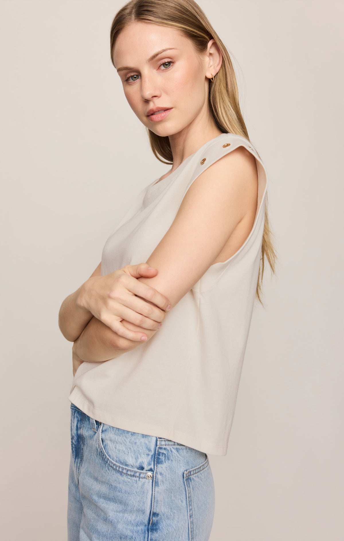 Camino Grommet Muscle Tee