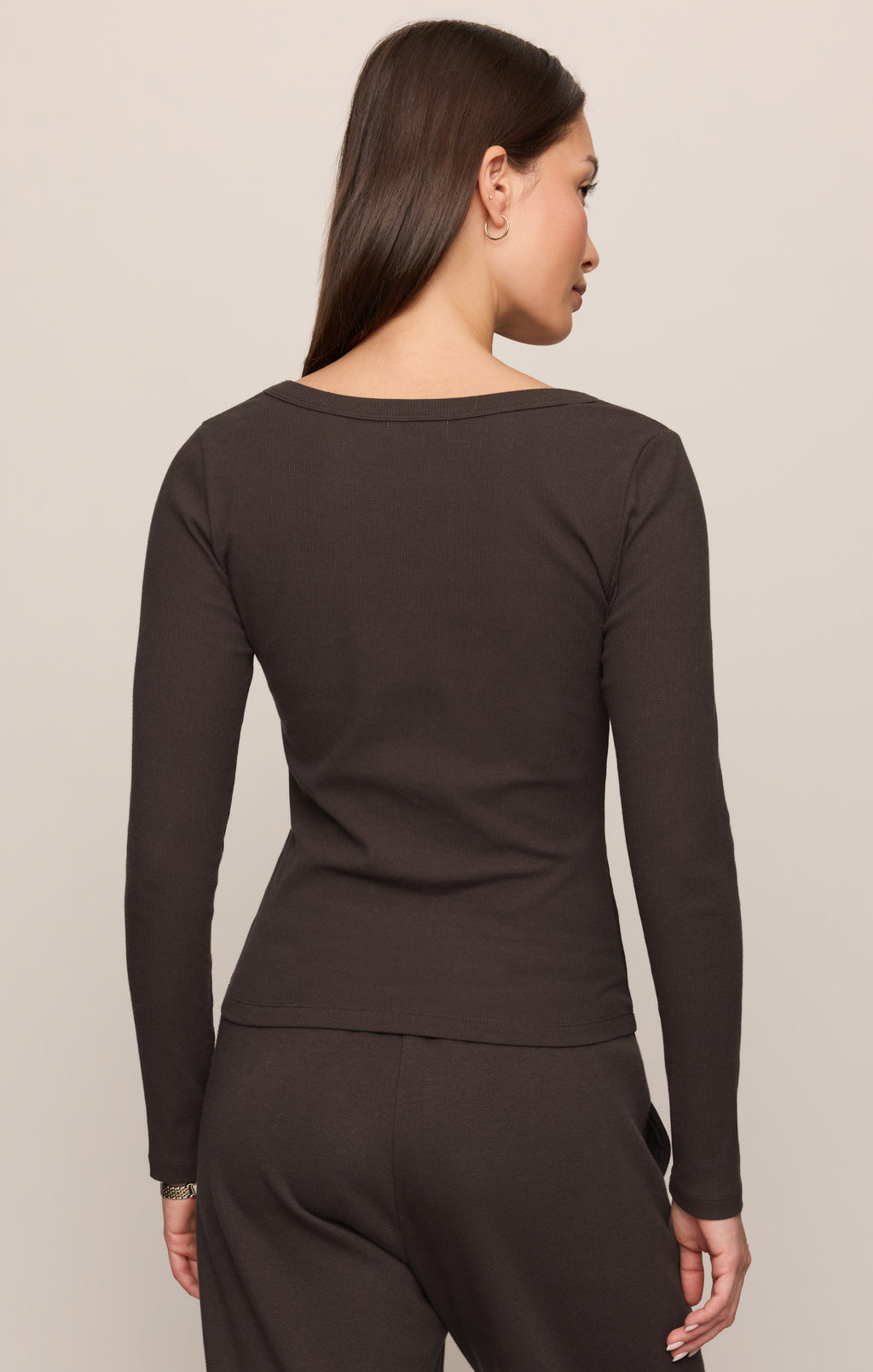 Greyson Scoop Long Sleeve Tee