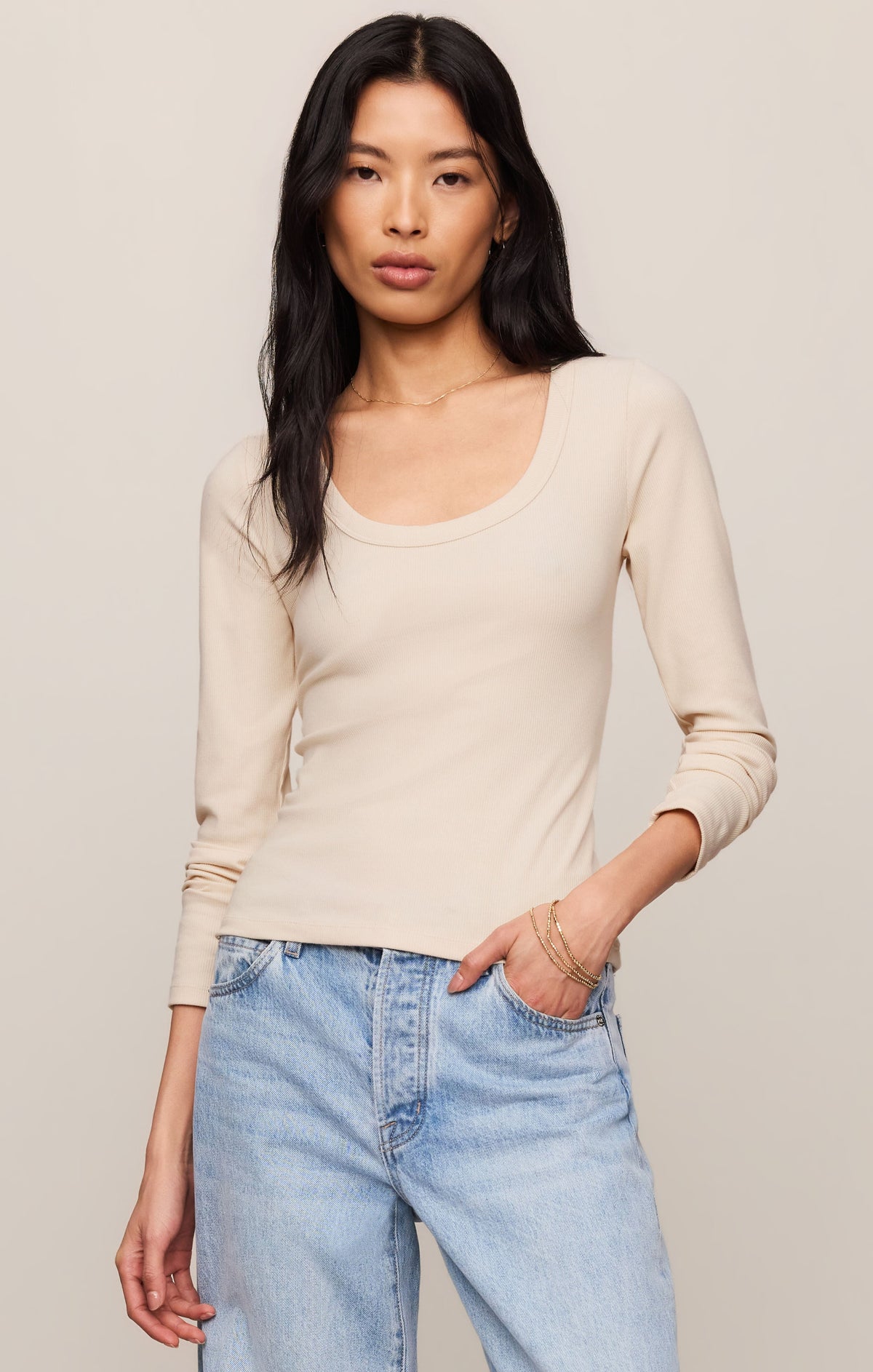 Greyson Scoop Long Sleeve Tee