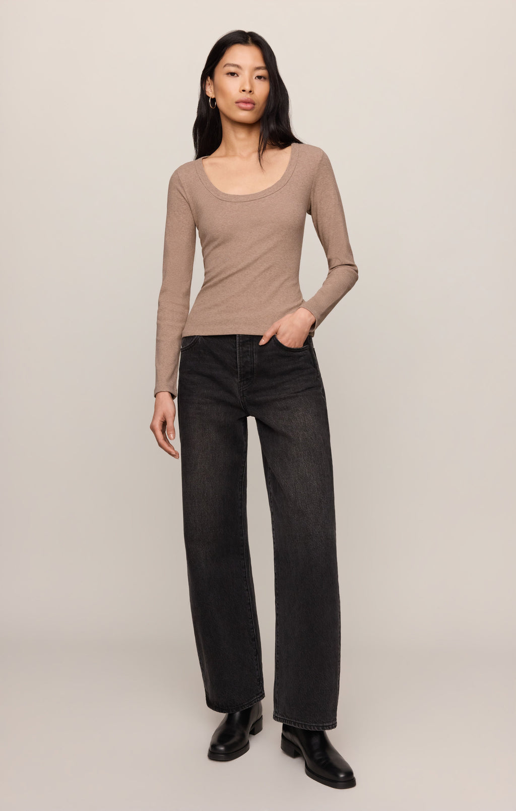 Greyson Scoop Long Sleeve Tee
